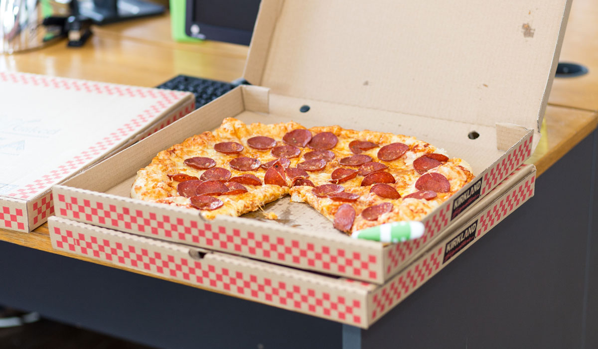 are-bulk-orders-answer-delivery-concerns An Open Pizza Box
