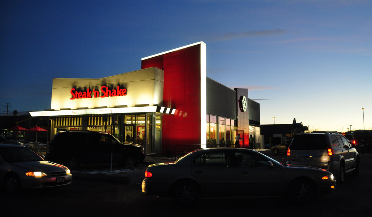 The Crowded Drive Thru At A Steak 'n Shake Restaurant