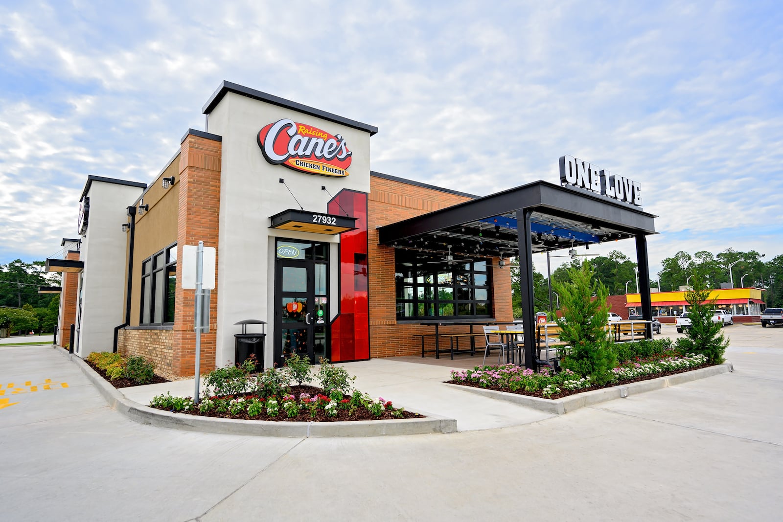 WHAT IT'S LIKE WORKING AT RAISING CANE'S 