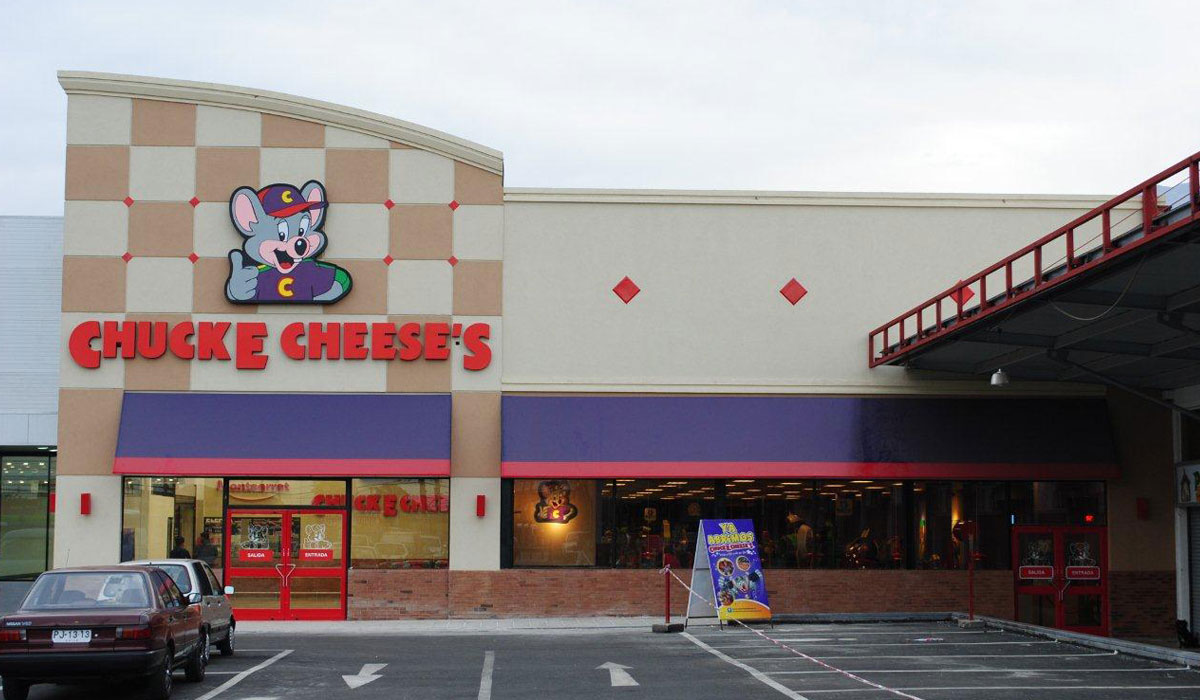 Chuck E. Cheese Exterior Storefront