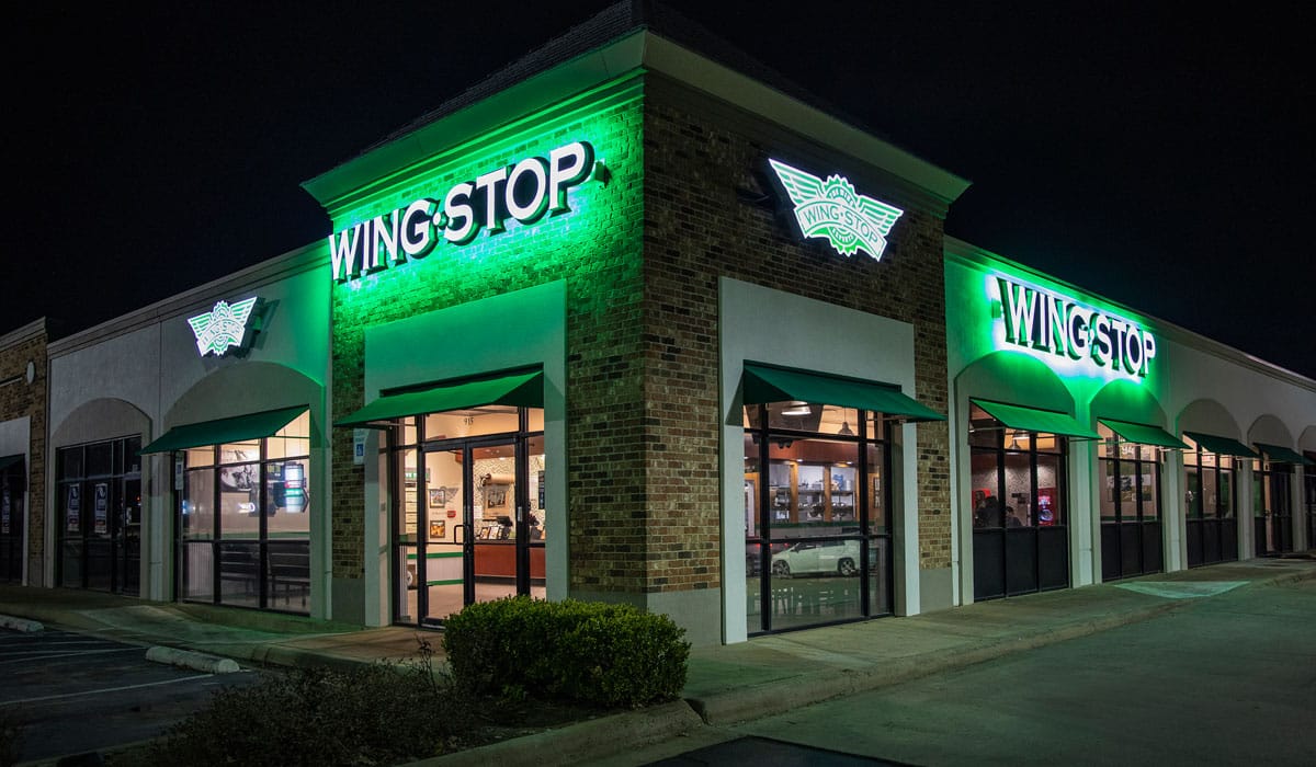 Wingstop Wingstop Exterior Of Restaurant At Night