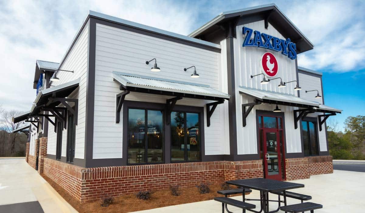 Zaxby's exterior.