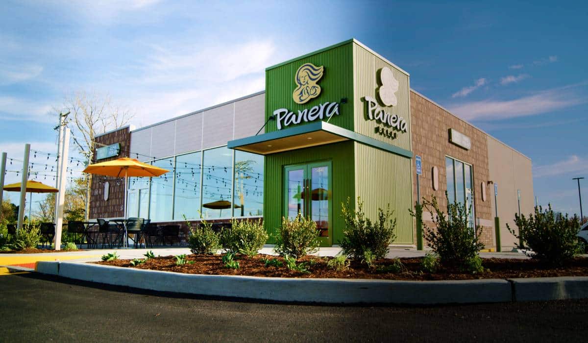 Panera exterior.