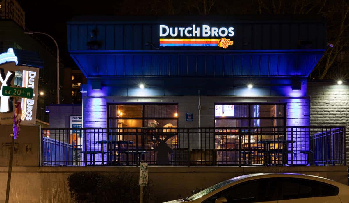 Dutch Bros restaurant from the outside at night.