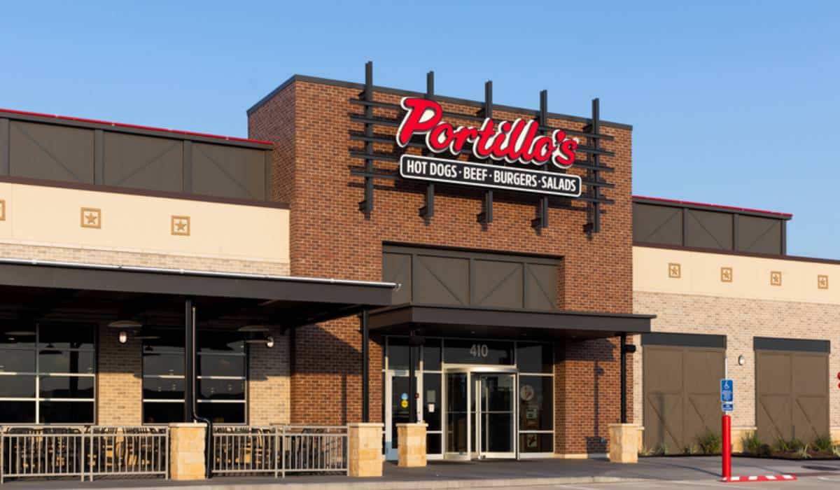 Portillo's storefront.