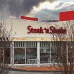 Steak ‘n Shake location outside.