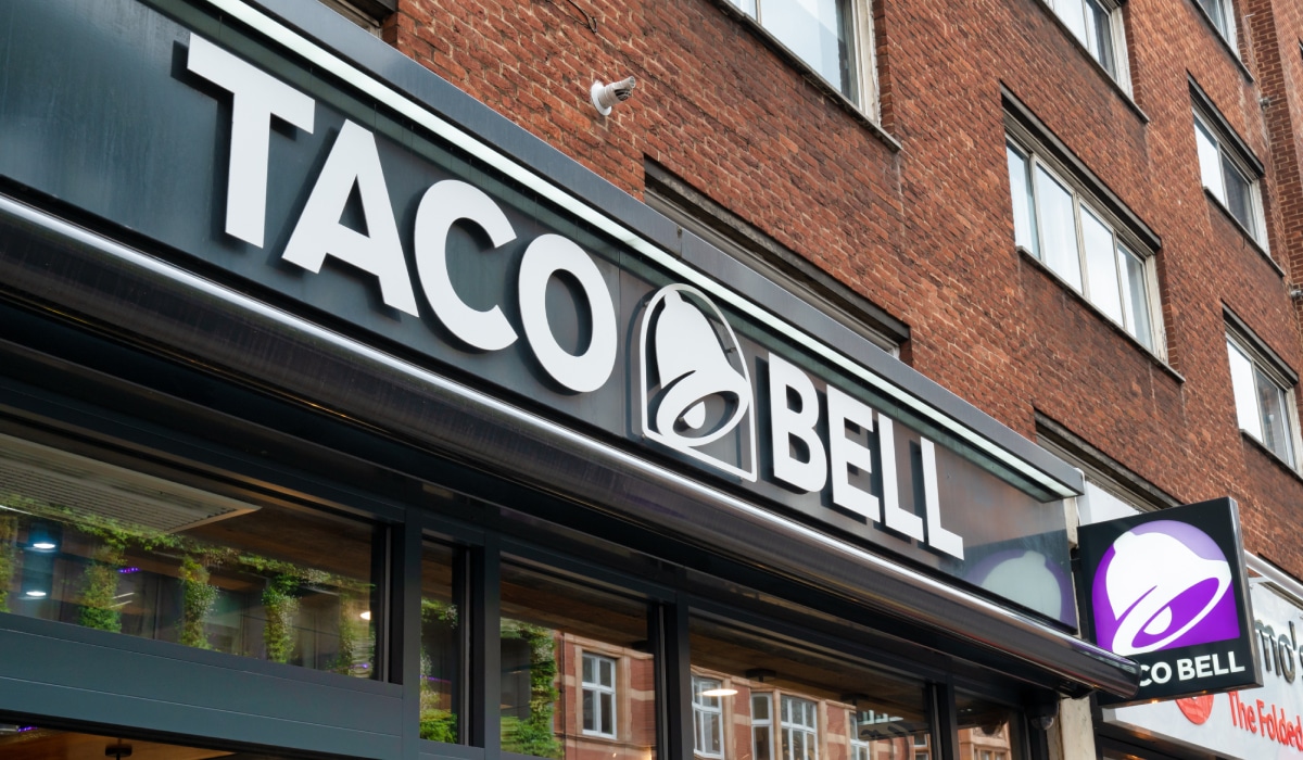 Taco Bell signage in the U.K.