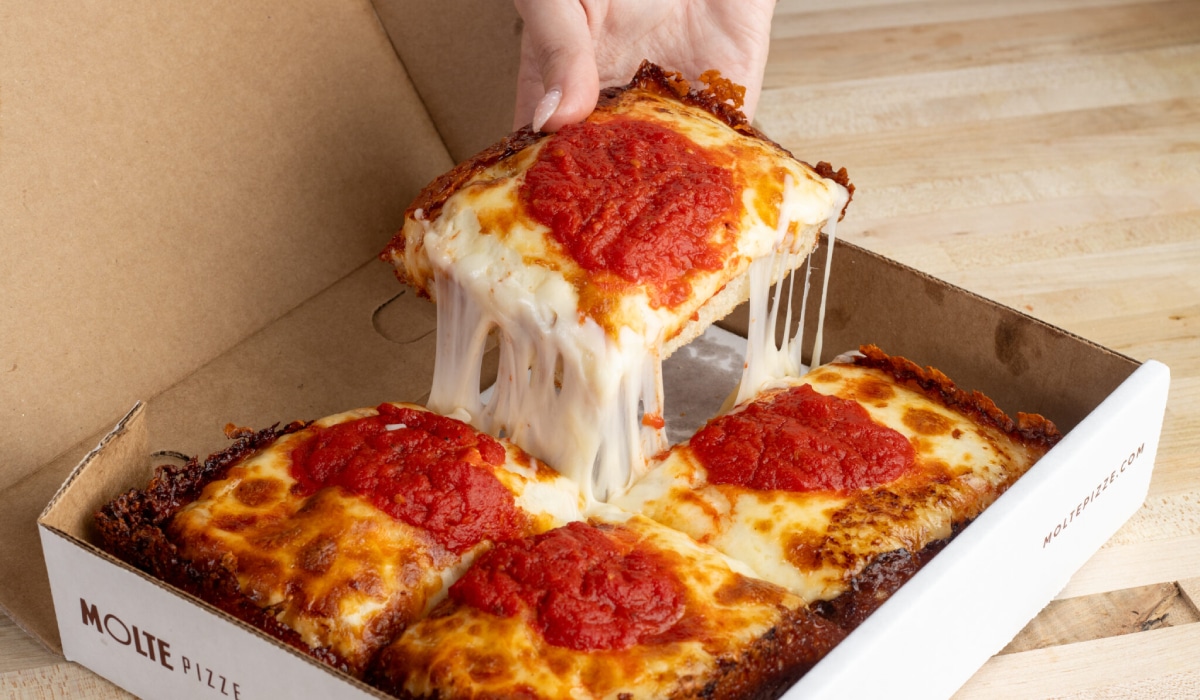 Molte Pizze.