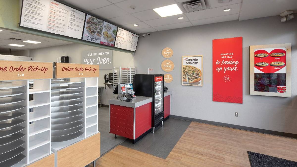 Papa Murphy's counter.
